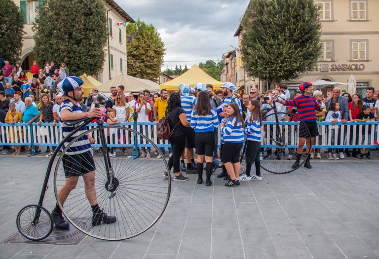 Il fascino del Folklore Marchigiano: Scopri le Curiosità e le Leggende Locali